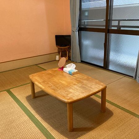 Hostel Hakuseiso Naha Bagian luar foto