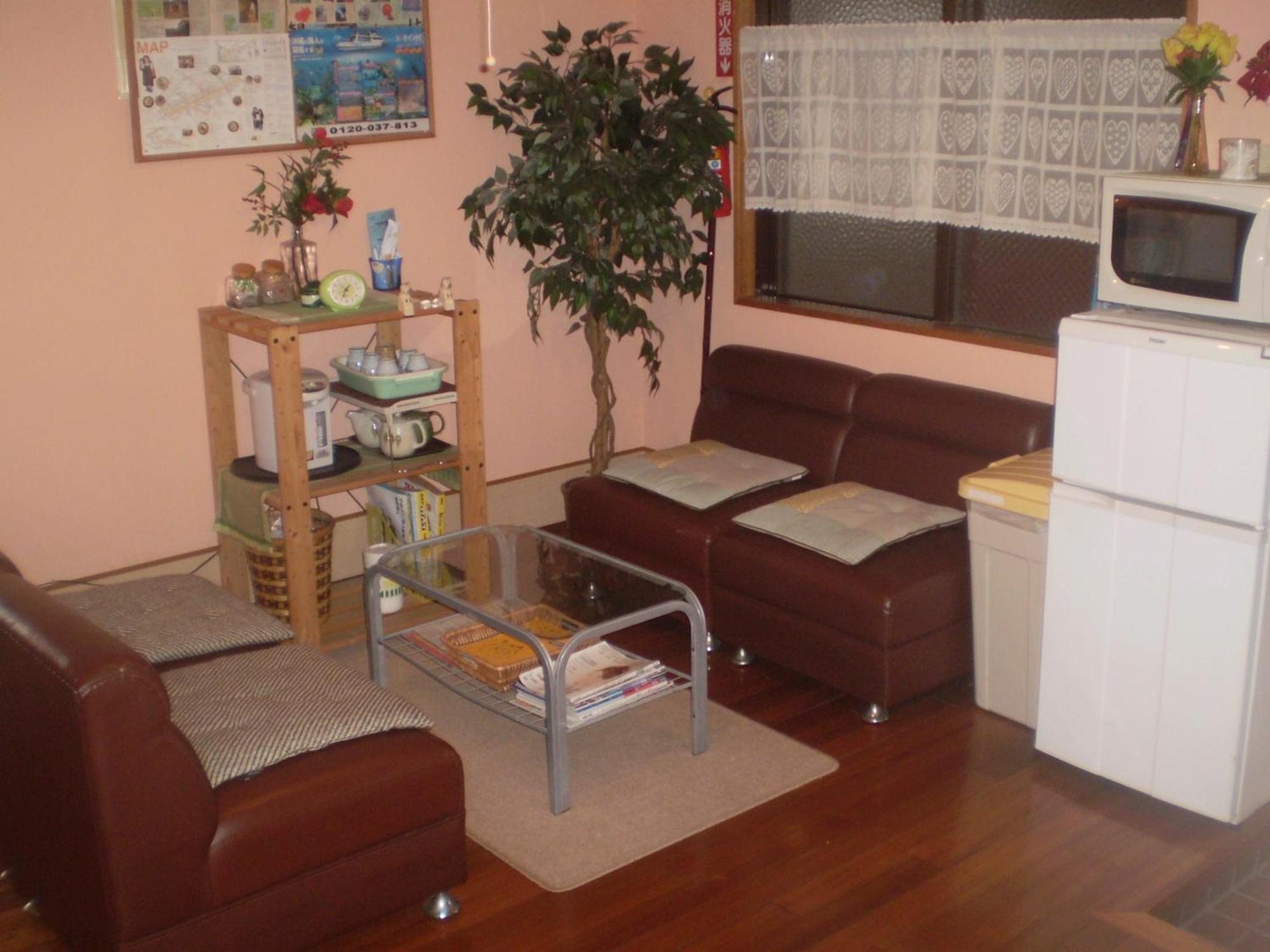 Hostel Hakuseiso Naha Bagian luar foto