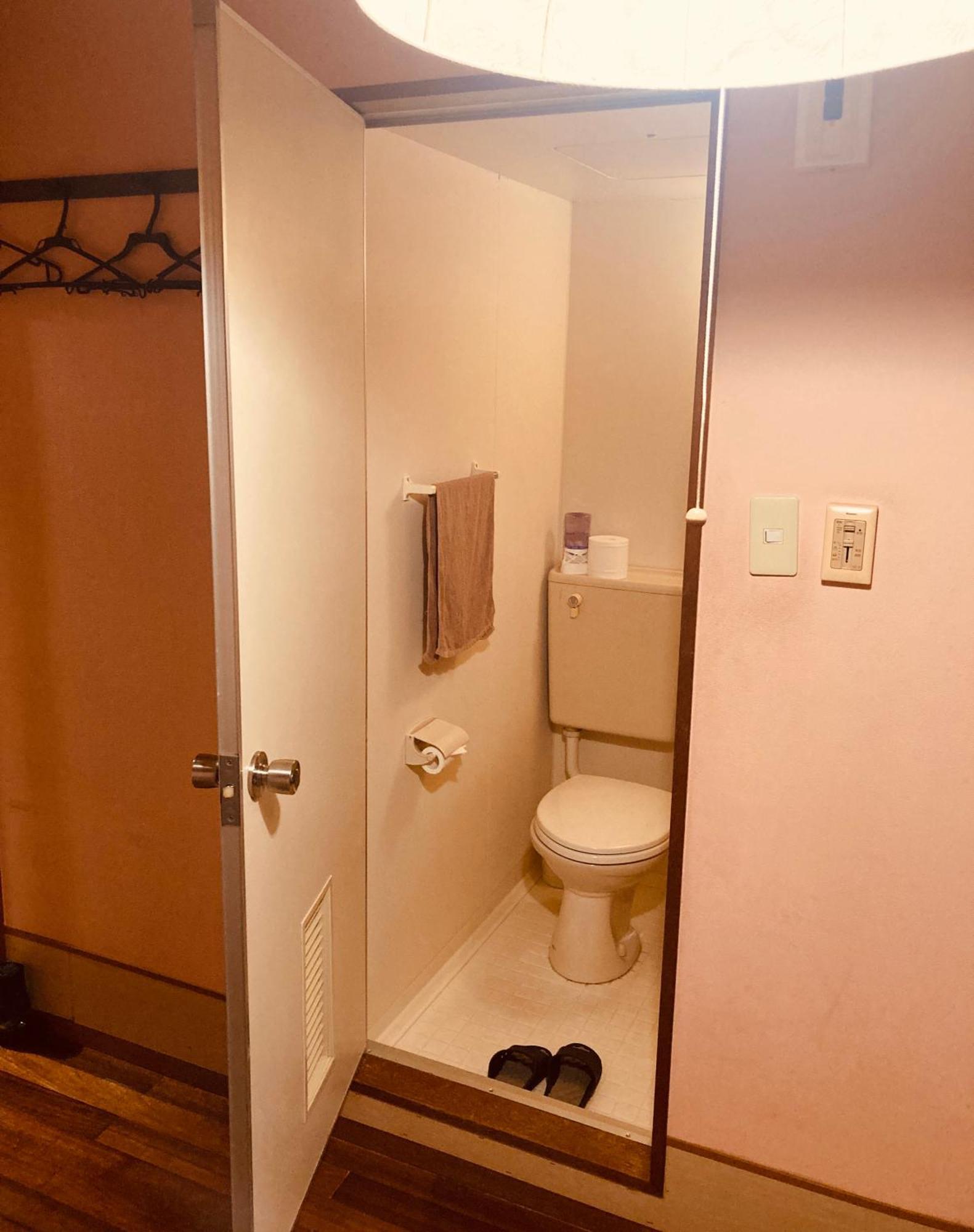 Hostel Hakuseiso Naha Bagian luar foto
